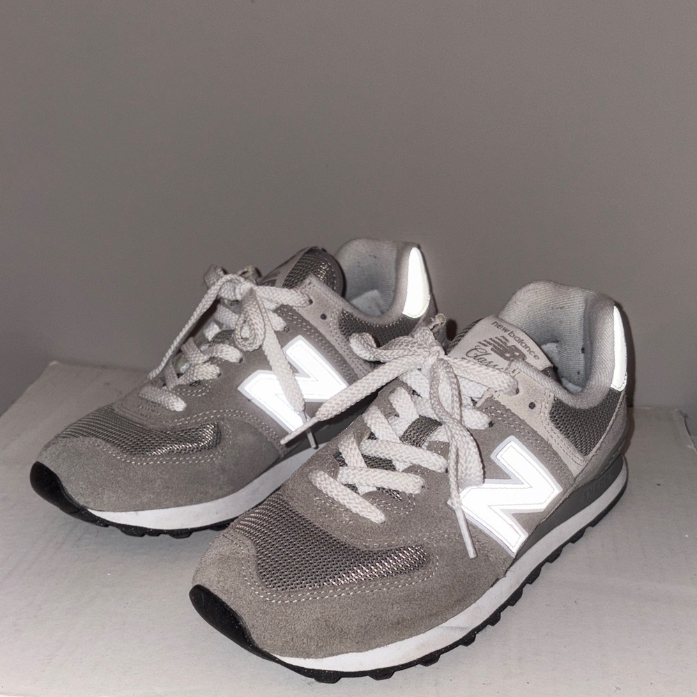 New Balance 574 dark grey. Women’s size 7